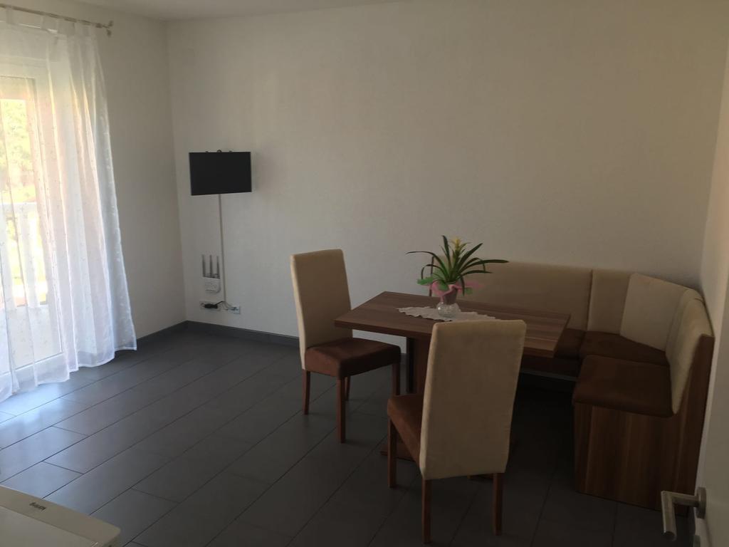 Apartments Barbic อูมัค ภายนอก รูปภาพ