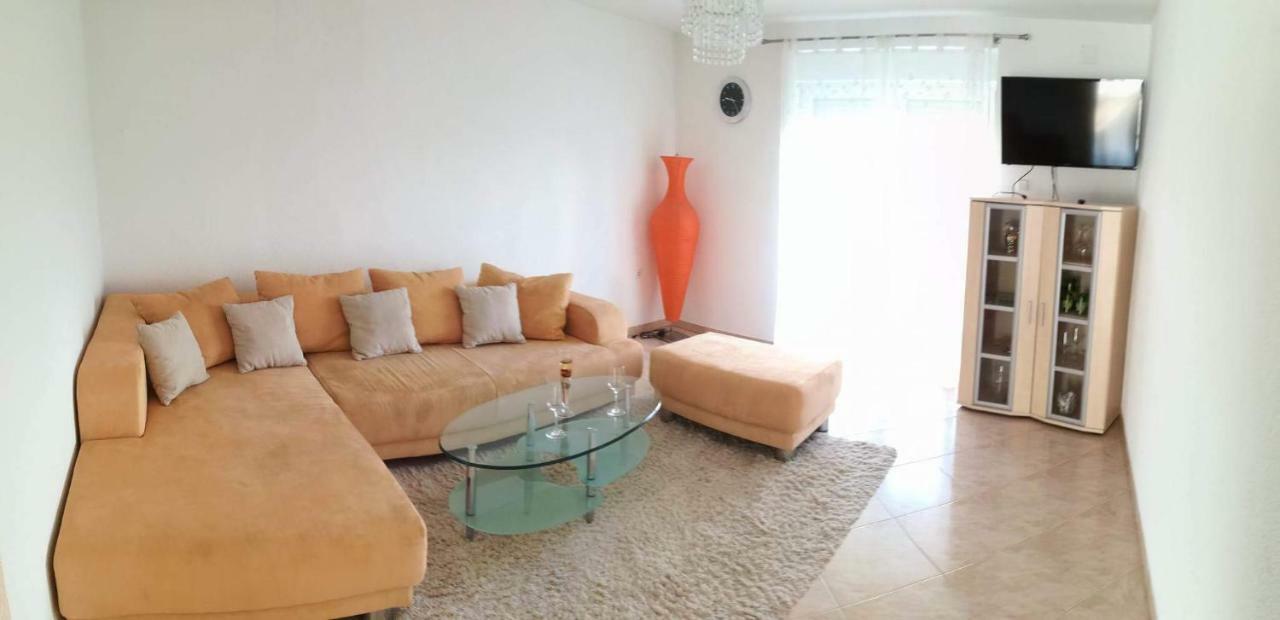 Apartments Barbic อูมัค ภายนอก รูปภาพ