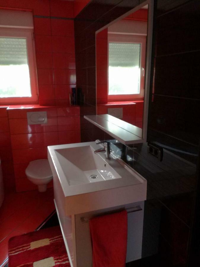 Apartments Barbic อูมัค ภายนอก รูปภาพ